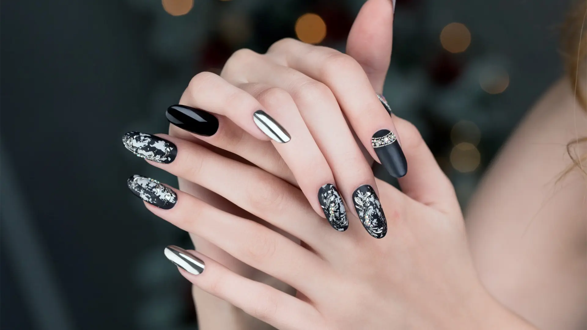 Yumurtalık Protez Tırnak